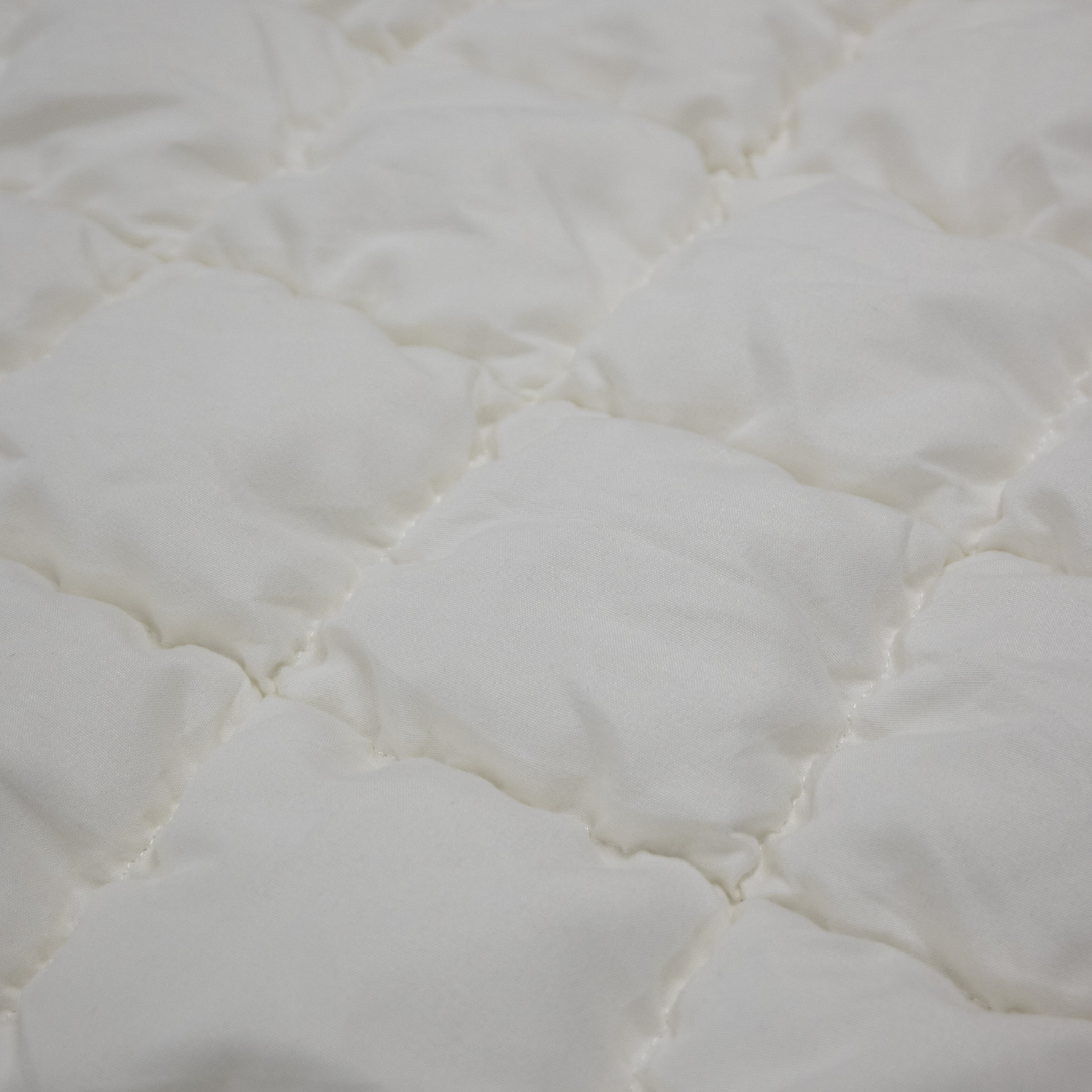 HappyBed Bettdecke | Puffy Antique White | Für das ganze Jahr