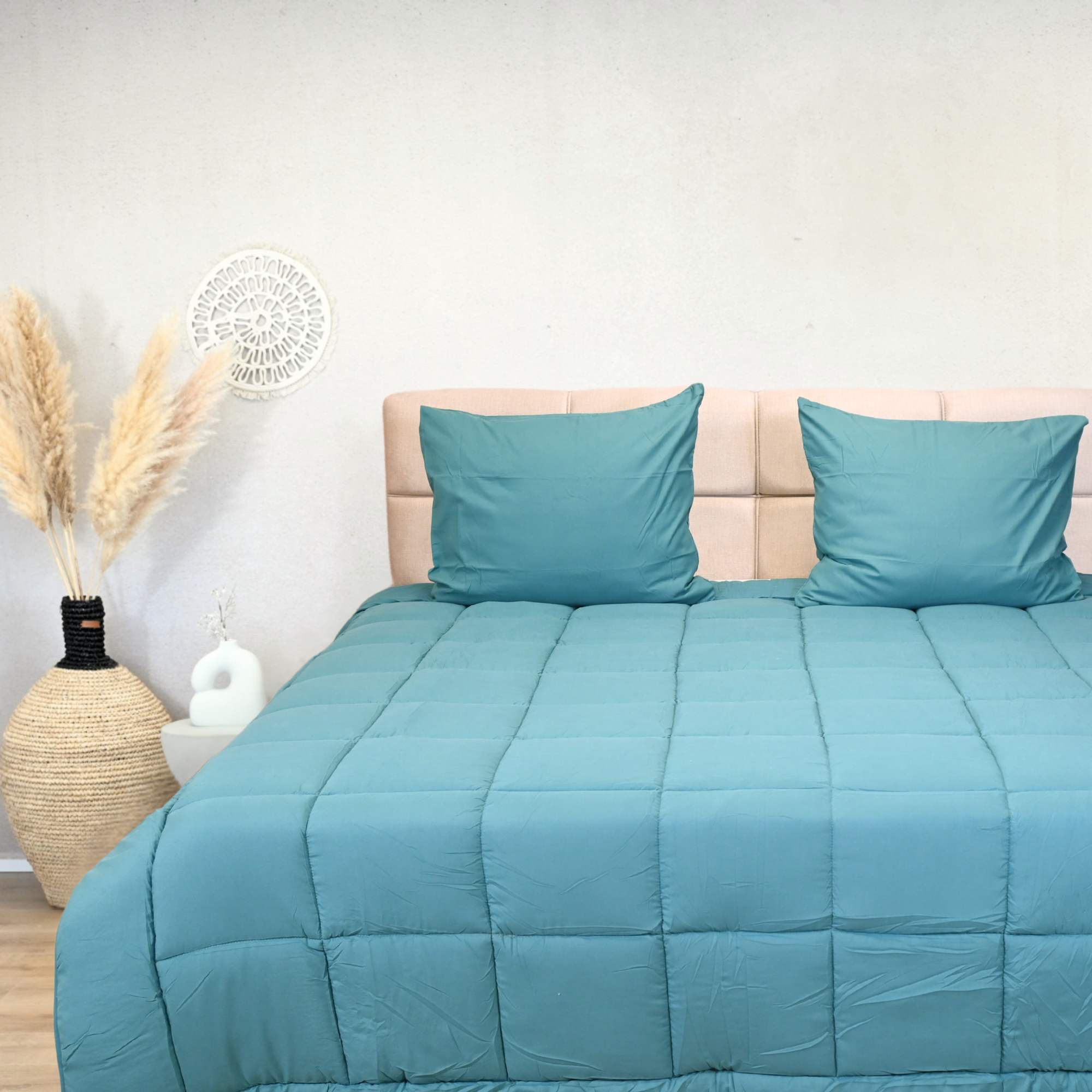 HappyBed Deep Jungle - Year-Round Comfortable, Hypoallergenic, and Quick-Drying Quilt on Bed
