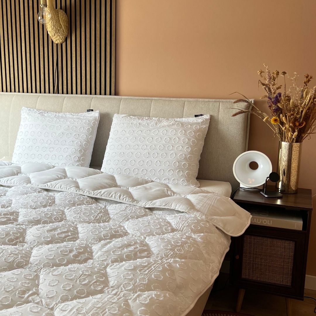 (BF) HappyBed Tufted - Frosty White - Ganzjahresdecke 200x200 + 240x220 cm