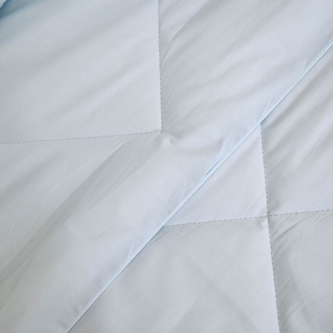 HappyBed Premium - Bleu Clair - Couette d'été - Coton percale