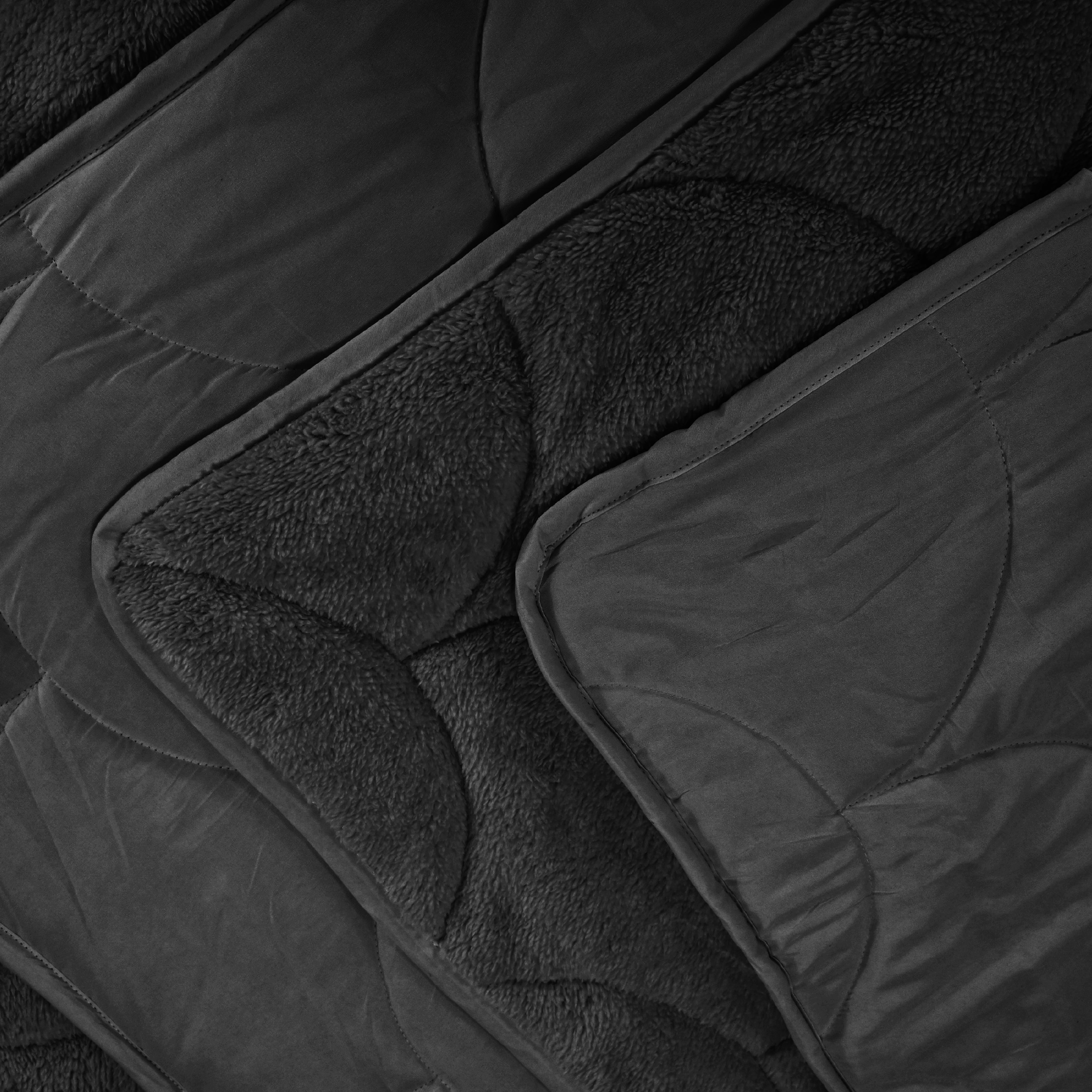 HappyBed teddy black all-season duvet with soft microfibre and cozy polyester design.