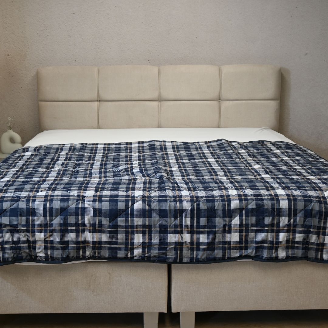 HappyBed 2-in-1 pillow/duvet in Grey Tartan