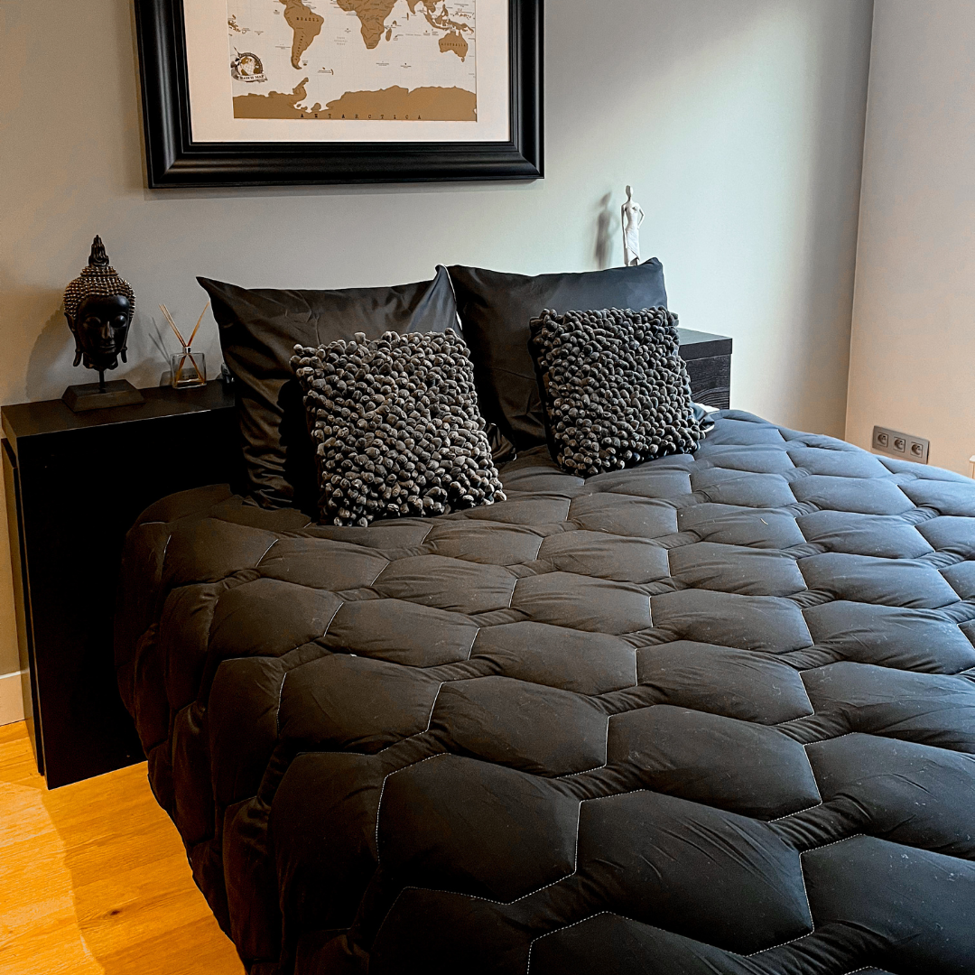 HappyBed Bettdecke | Schwarz | Für das ganze Jahr