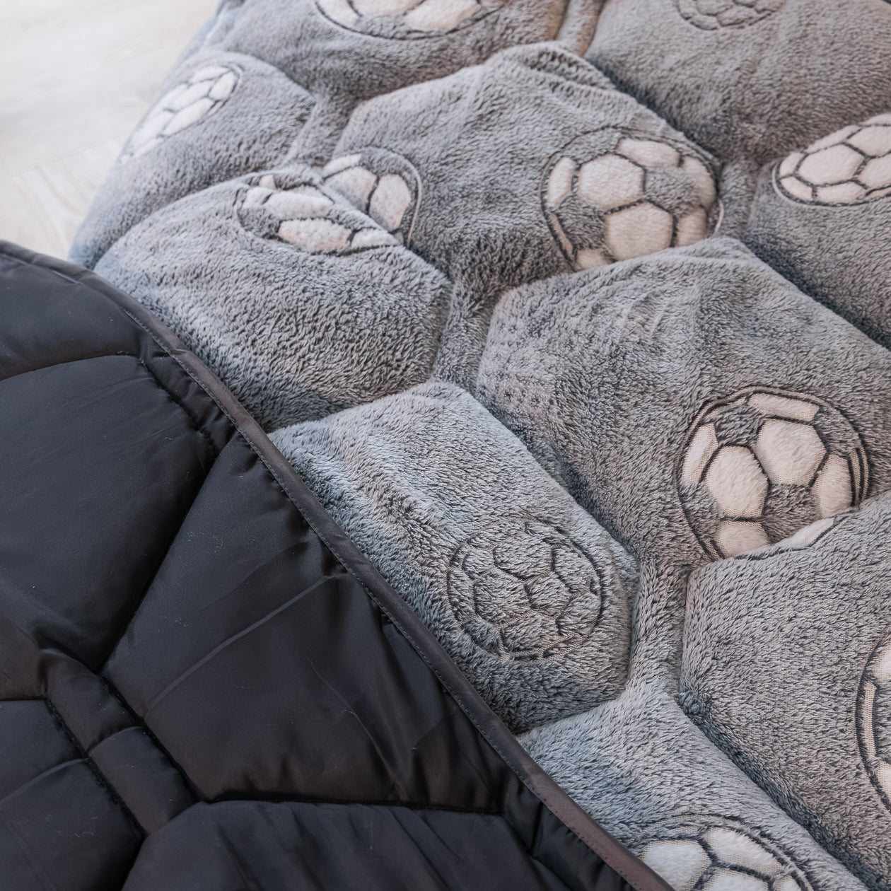 HappyBed Im Dunkeln leuchtende Kinderbettdecke | Fußballer (inklusive Kissenbezug)