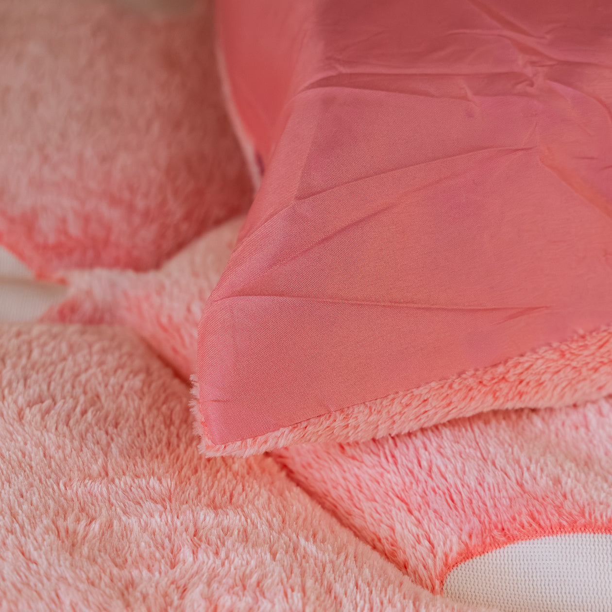 HappyBed Leuchtende Kinderbettdecke | Einhorn, inklusive Kissenbezug