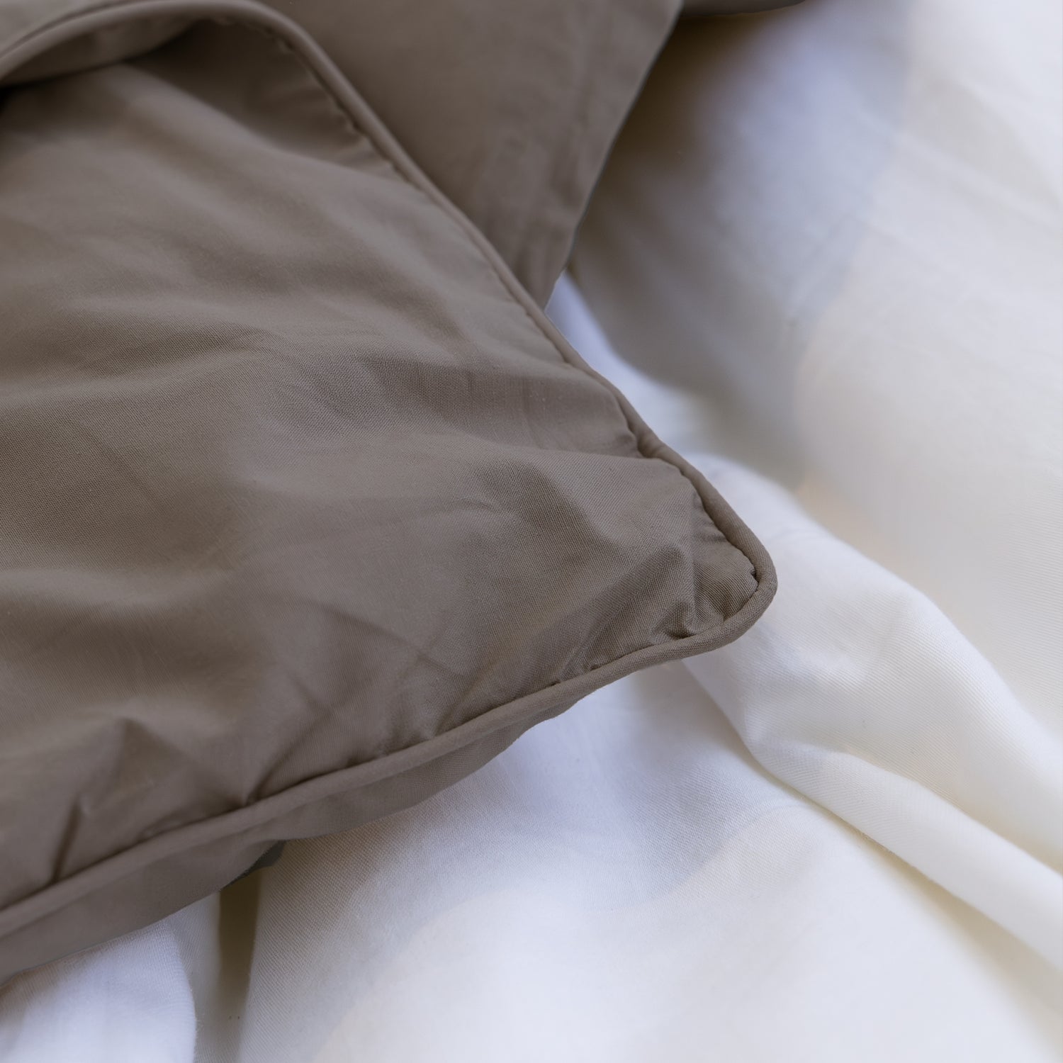 HappyBed Hochwertige Perkal-Bettdecke | Anthracite | Für das ganze Jahr