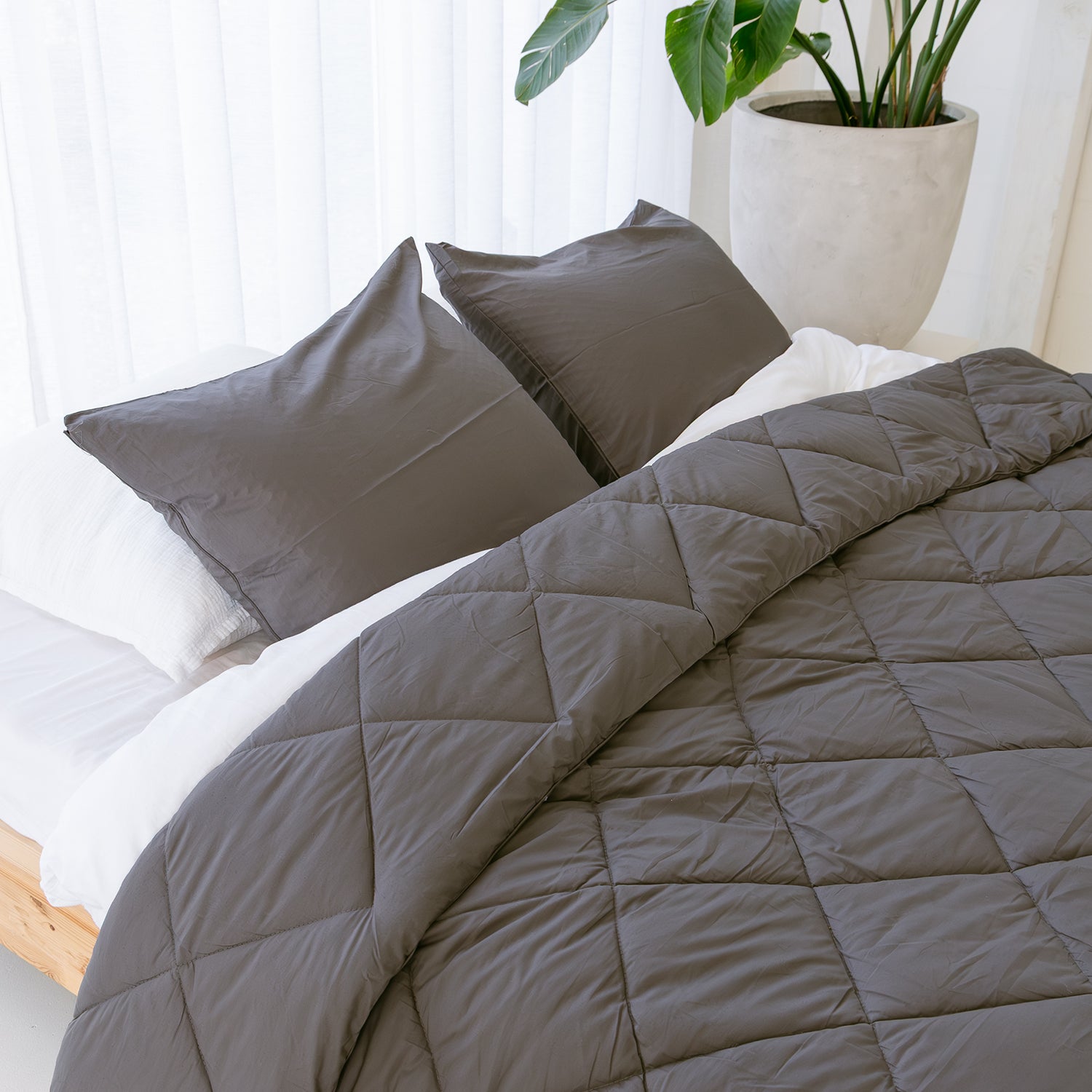 HappyBed Hochwertige Perkal-Bettdecke | Anthracite | Für das ganze Jahr