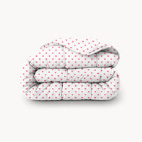 Wit HappyBed Sweethearts dekbed met roze hartjes, 100% katoen, ademend en geschikt voor het hele jaar