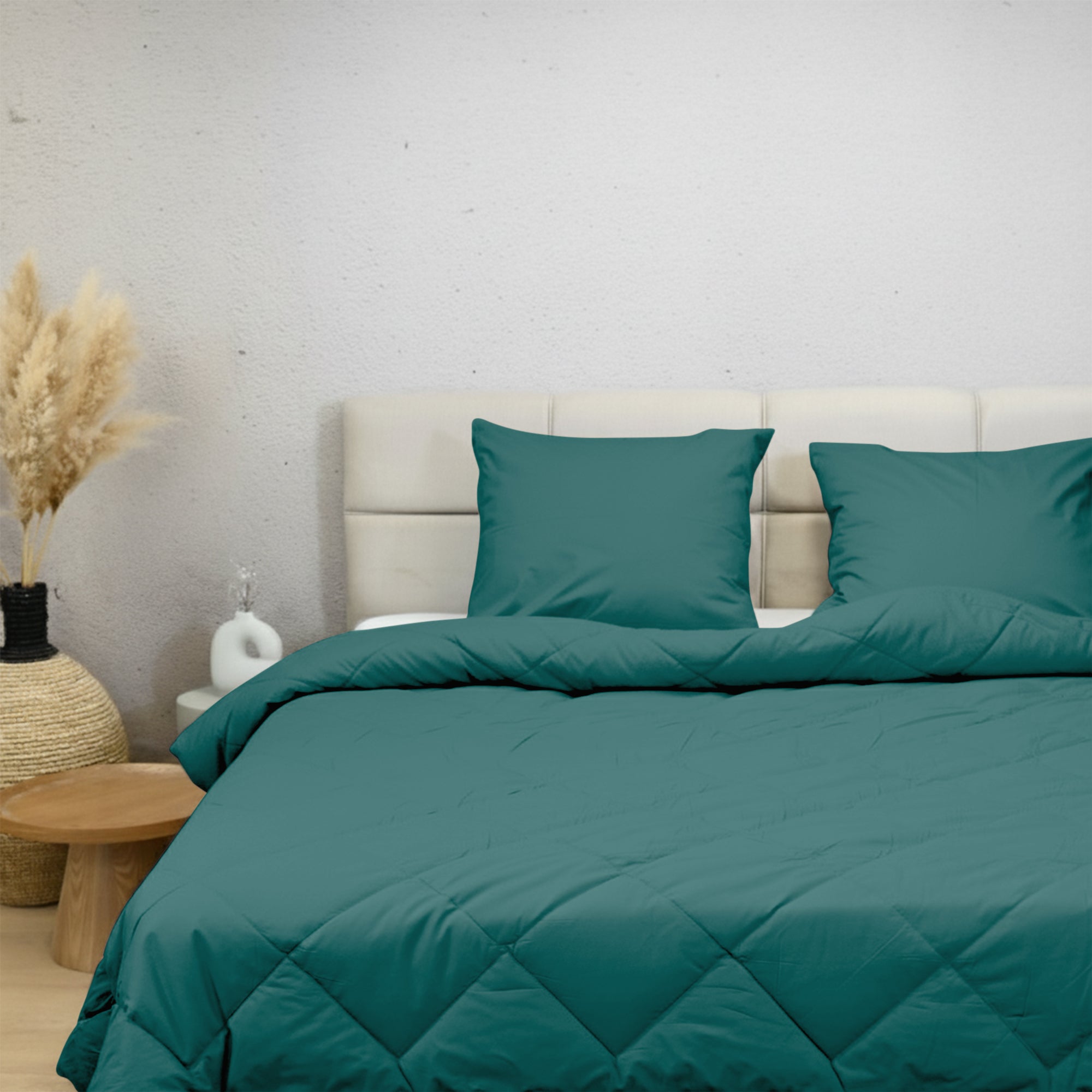 HappyBed Premium jungle green percal cotton all-season duvet on bed with matching pillows
