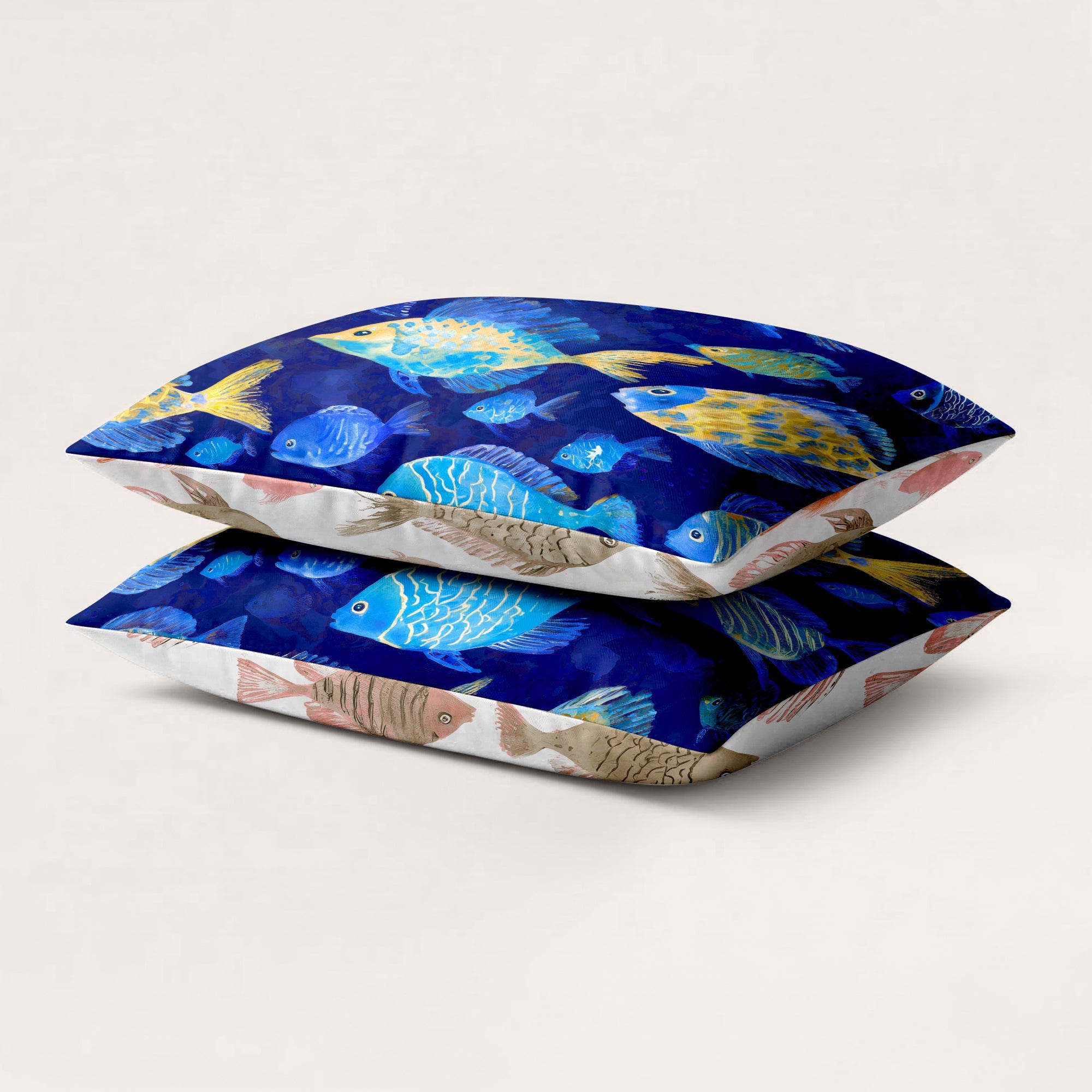 A Fish Named Fred kussenslopen met kleurrijk design en zacht comfort, set van 2, perfect voor stijlvolle slaapkamer.