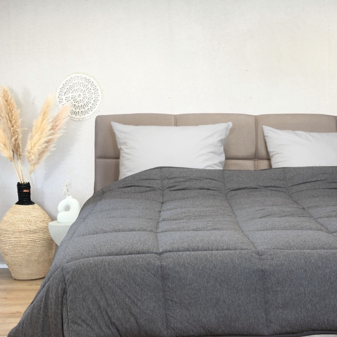 HappyBed Jersey dekbed in antraciet grijze kleur volledig seizoen dekbed comfortabel en hypoallergeen