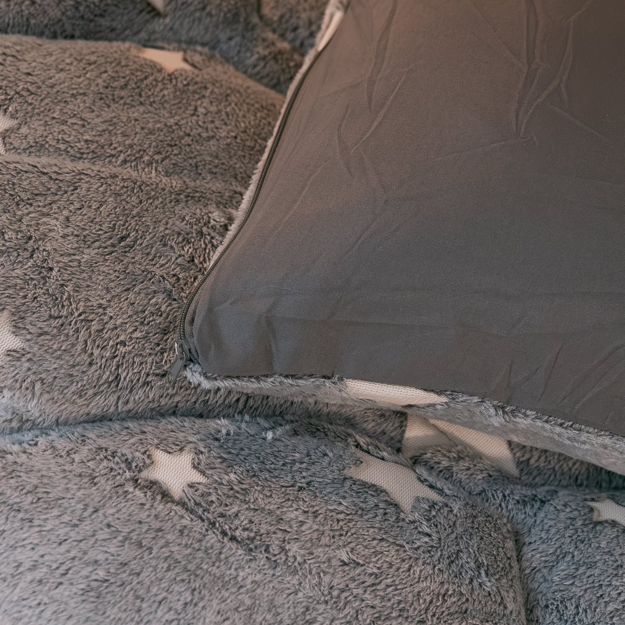 HappyBed Im Dunkeln leuchtende Kinderbettdecke | Sterne - Inklusive Kissenbezug