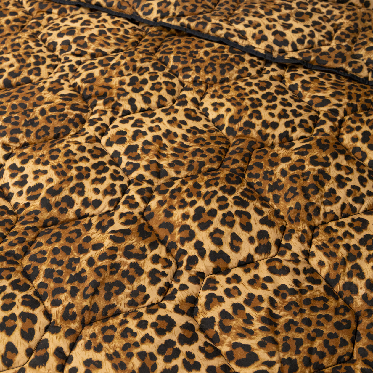 HappyBed Bettdecke | Panther | Für das ganze Jahr