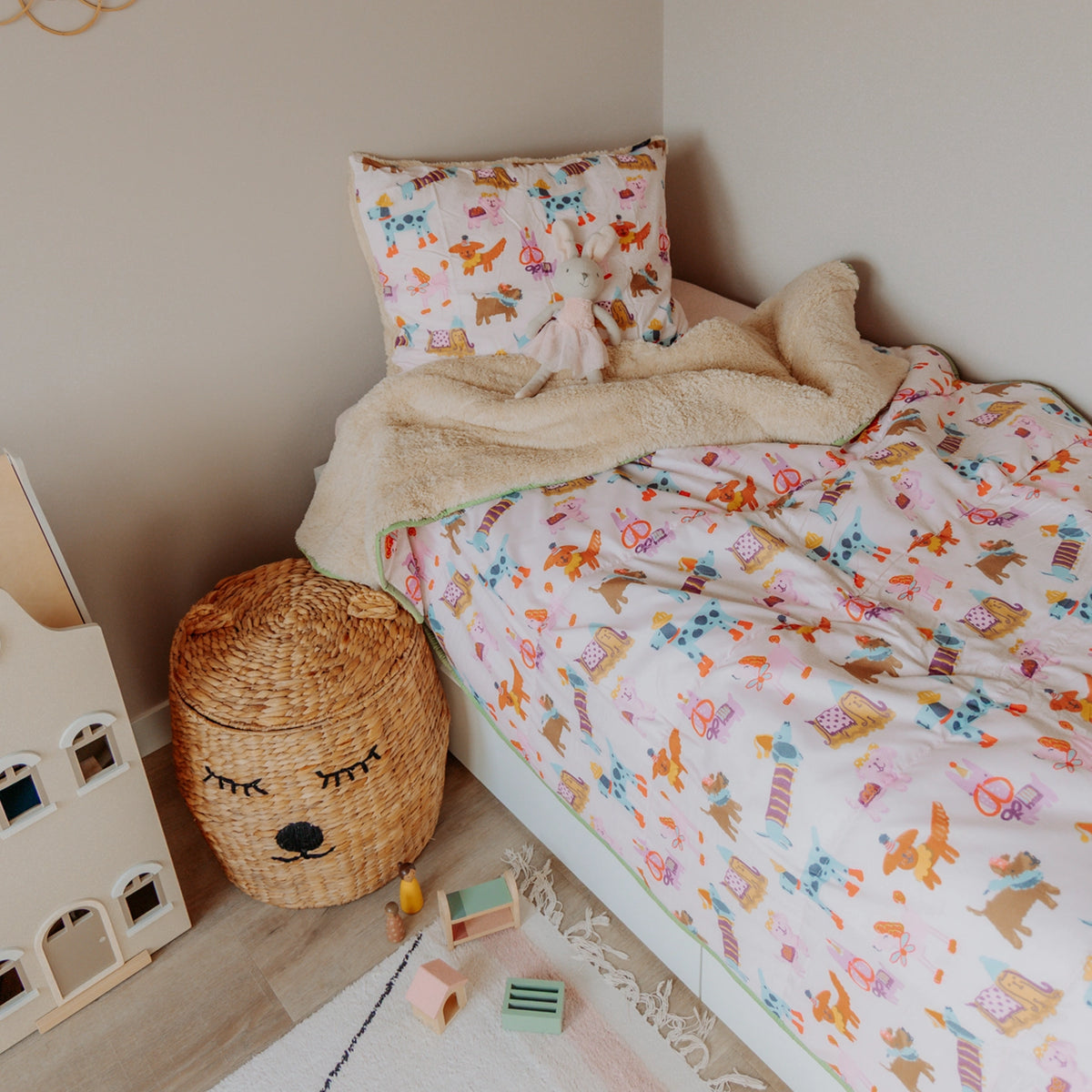 Couette 4 saisons lavable| Enfants| Teddy sherpa| Doodled Dogs