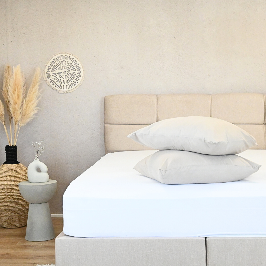 HappyBed Bestseller-Bündel - Taupe + Schwarze Blätter mit Einschubstreifen – Set von 2 - Inkl. Kissenbezüge (60x70 cm) - Ganzjahresdecken