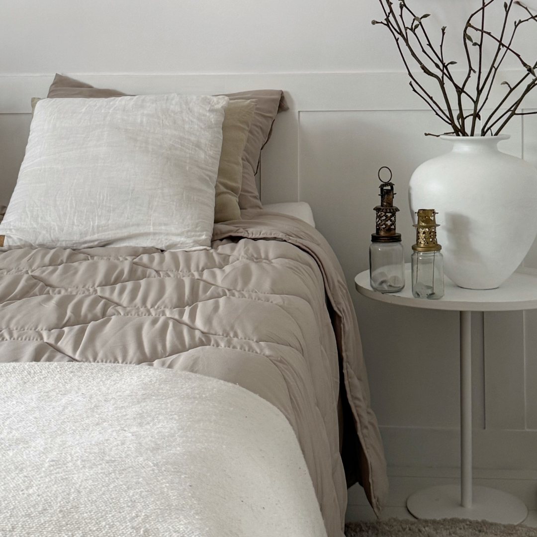 HappyBed Glossy Taupe - Duvet for the whole year