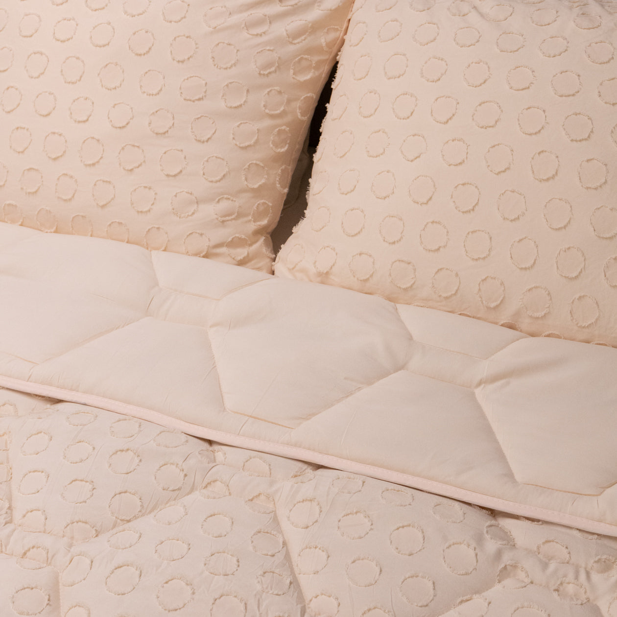 HappyBed Duvet | Tufted Soft Peach | For all seasons
