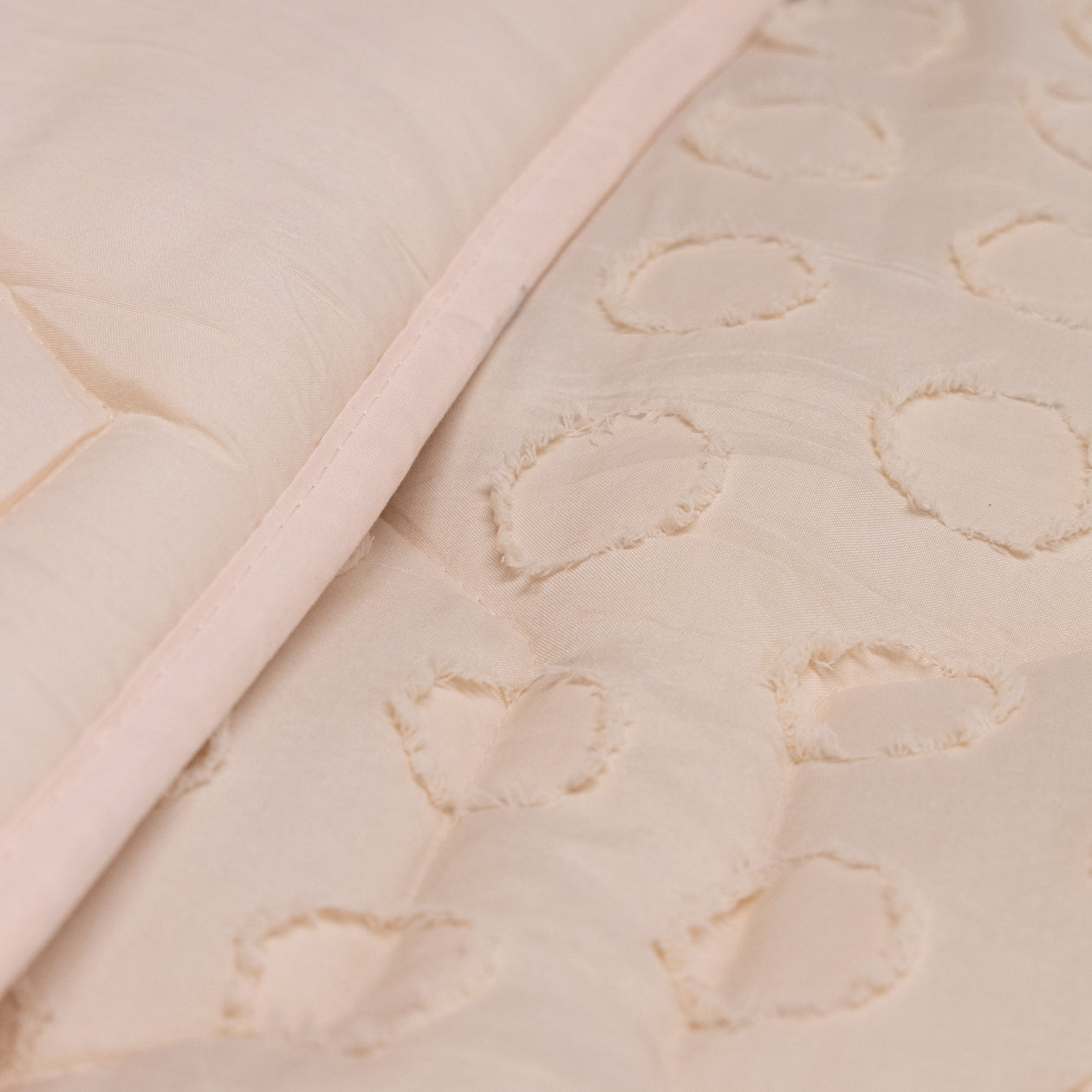 HappyBed Duvet | Tufted Soft Peach | For all seasons
