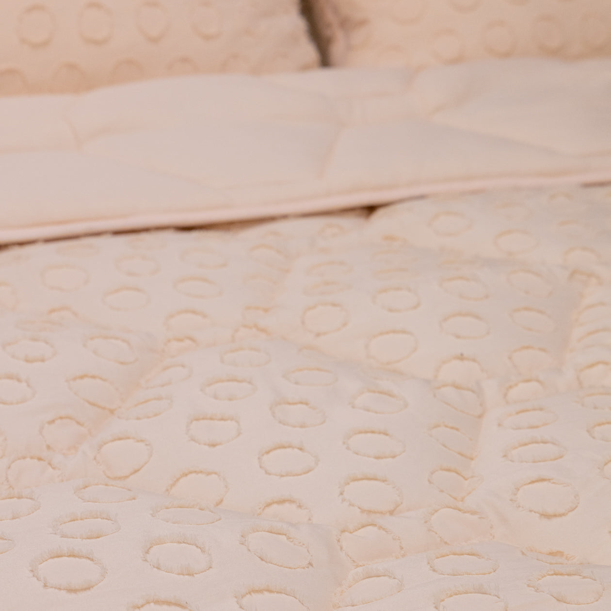 HappyBed Duvet | Tufted Soft Peach | For all seasons