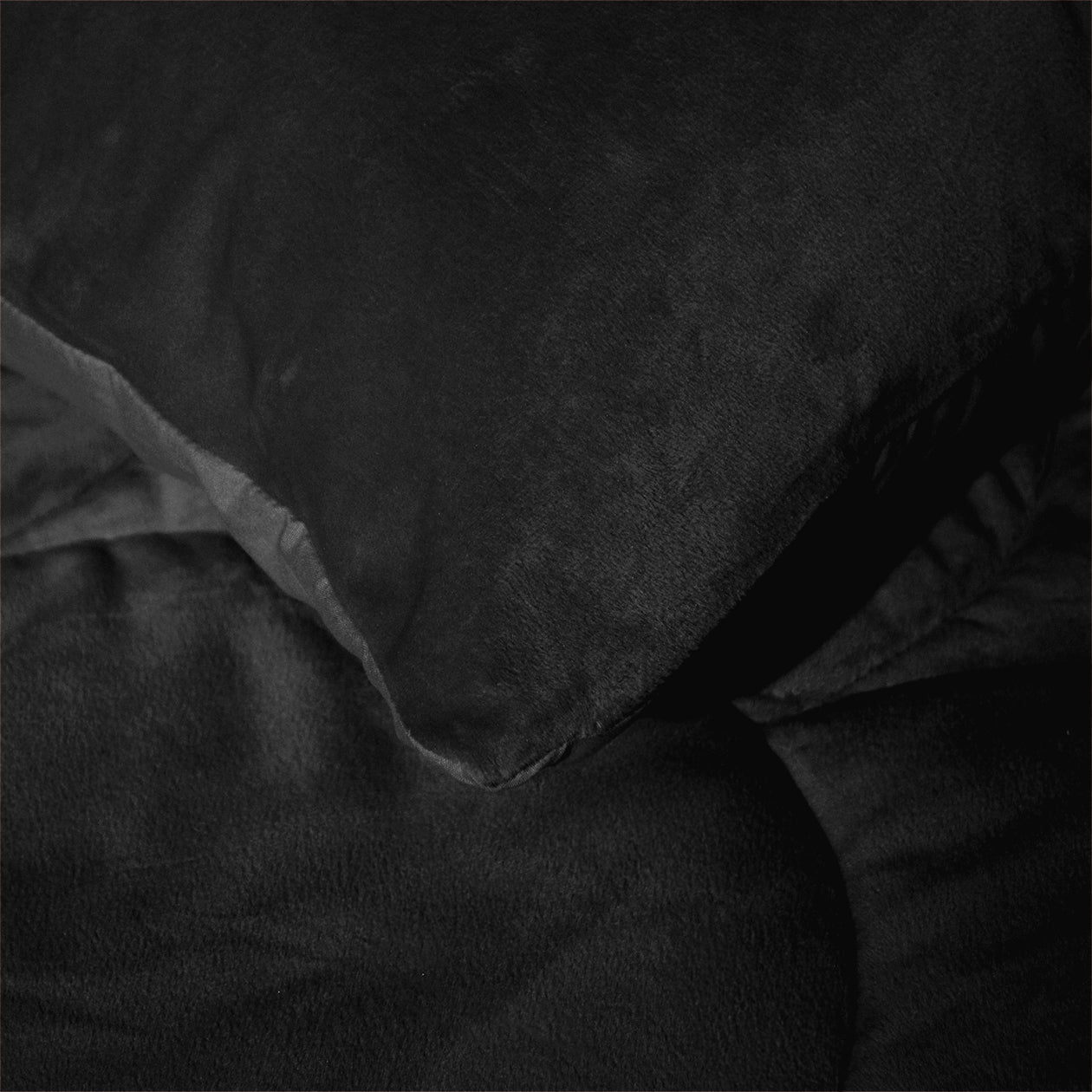 HappyBed Kussensloop | Teddy Velvet Black | Set van 2