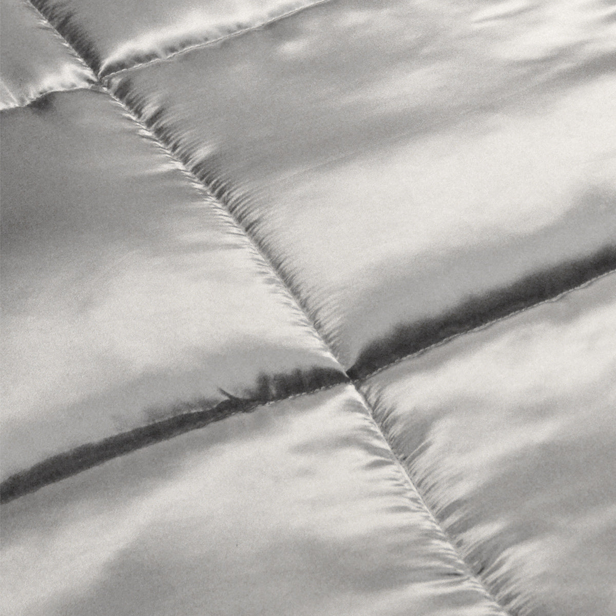 HappyBed Duvet | Satin Silver Grey | Duvet for the whole year