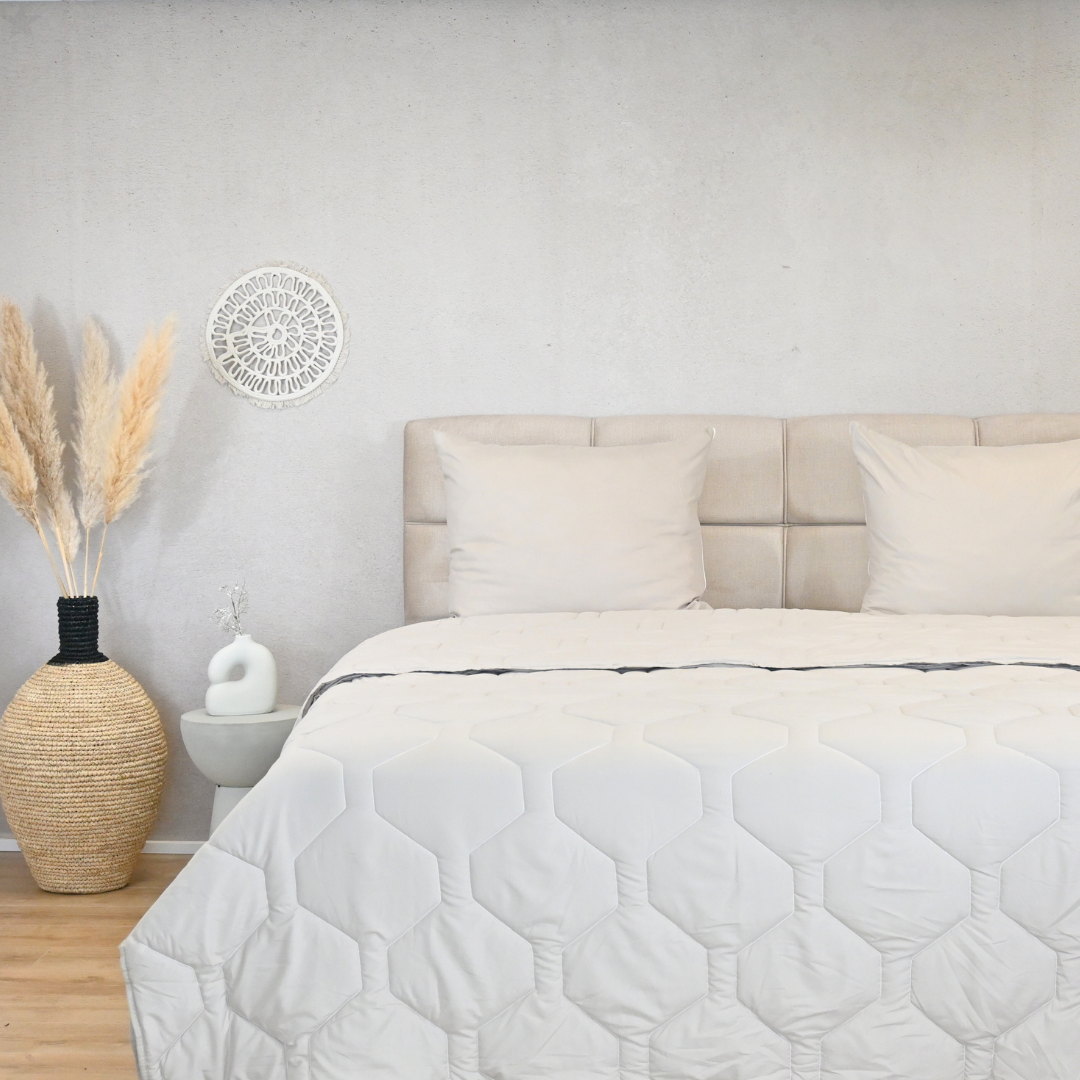 HappyBed Taupe zachte microvezel dekbed perfect voor elk seizoen hypoallergeen en sneldrogend