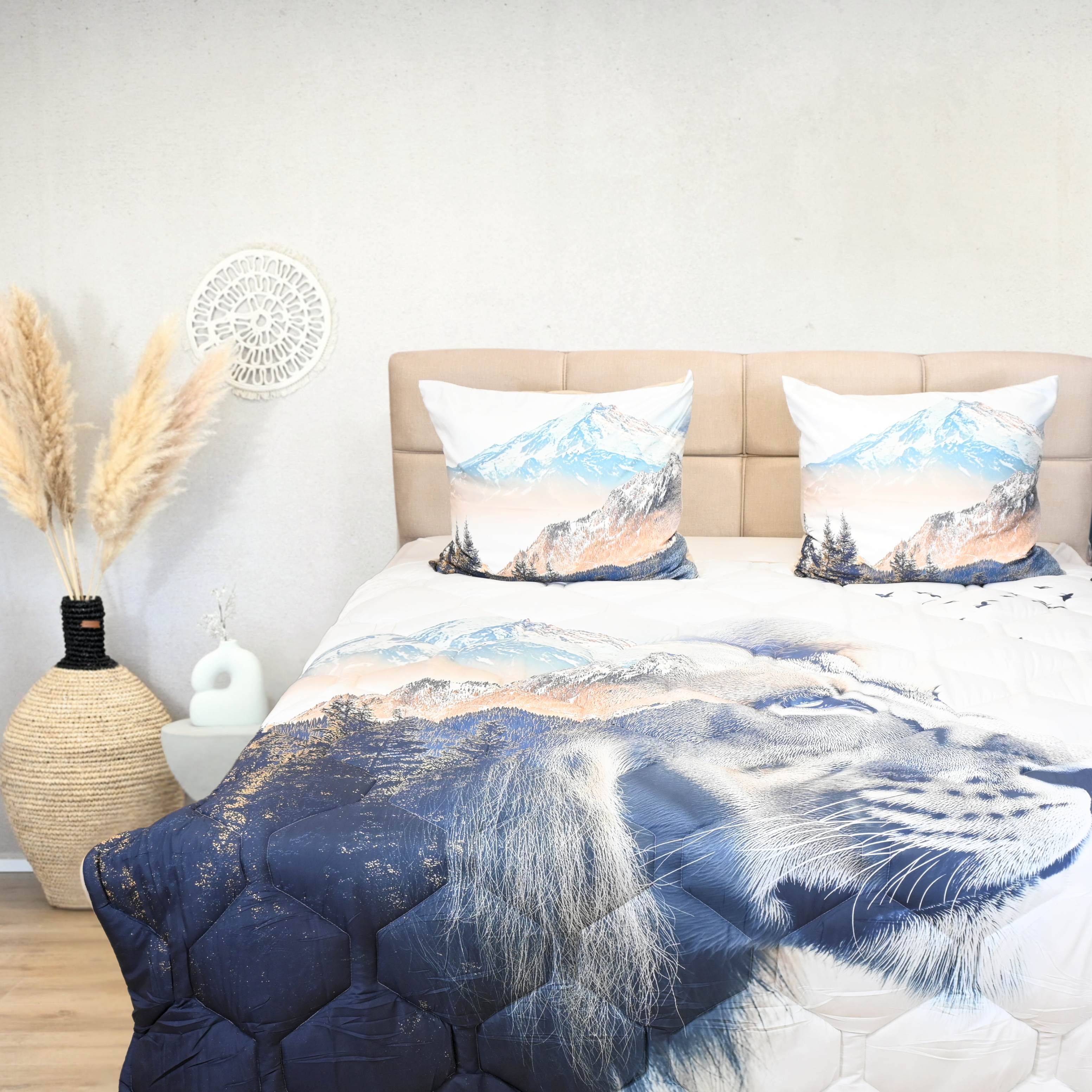 HappyBed Double Exposure duvet on bed with nature design and pillows, hypoallergenic and breathable.