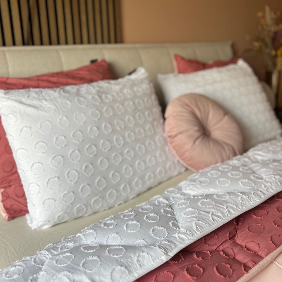 HappyBed gesteppte Bettdecke für das ganze Jahr - Frosty White