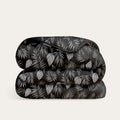 HappyBed Black Leaves dekbed zwart met bladpatroon, hypoallergeen en geschikt voor alle seizoenen