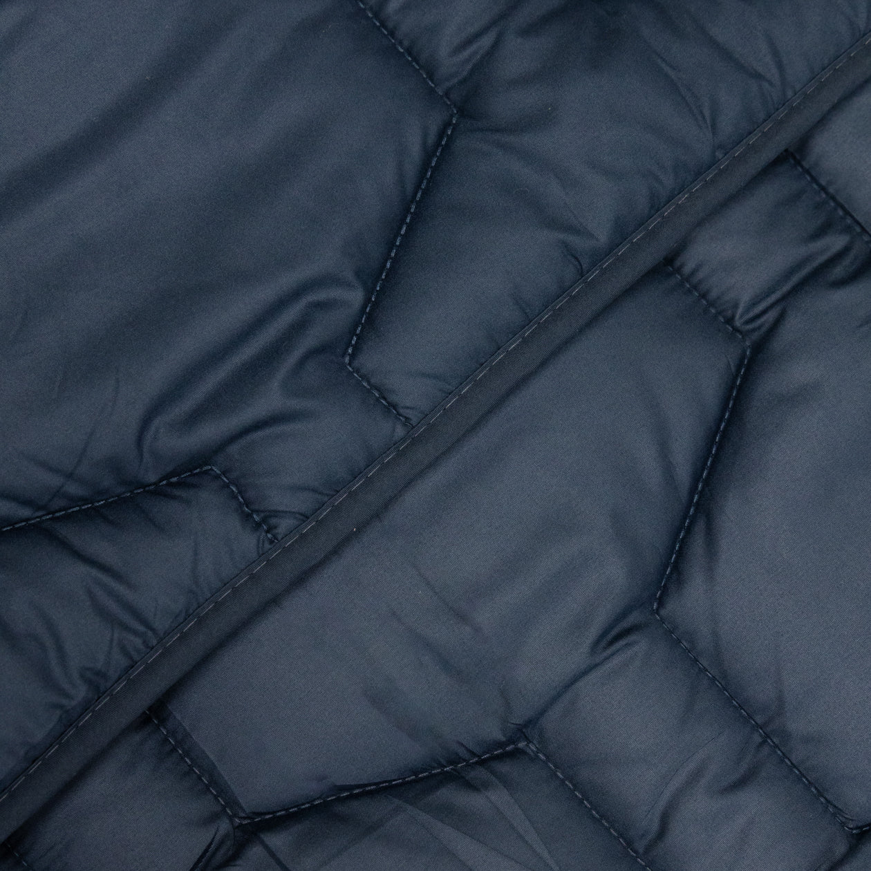 HappyBed Bettdecke | Glänzend Dunkelblau | Für das ganze Jahr
