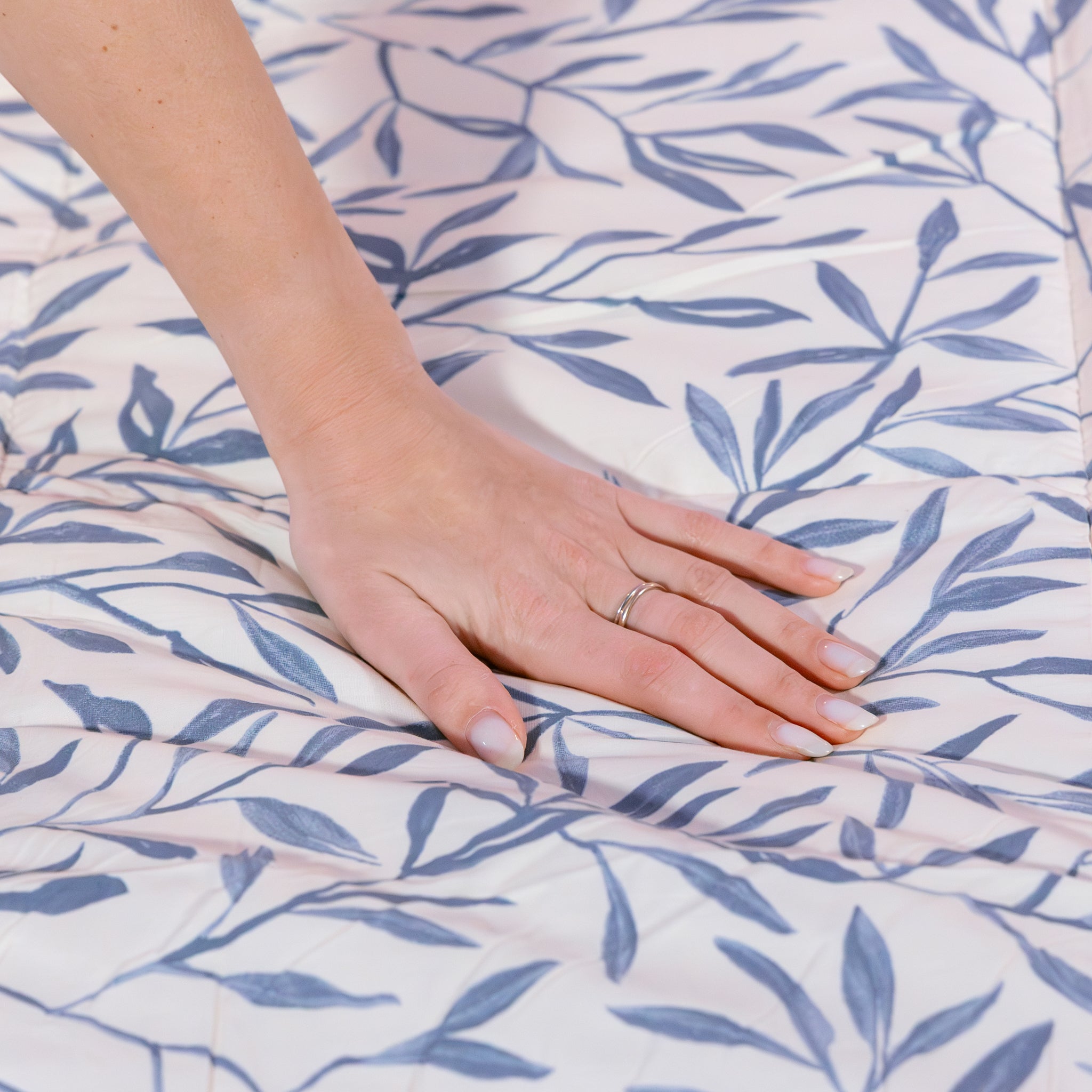 HappyBed Premium Duvet | Twilight Leaves | For all seasons | 100% Percale cotton