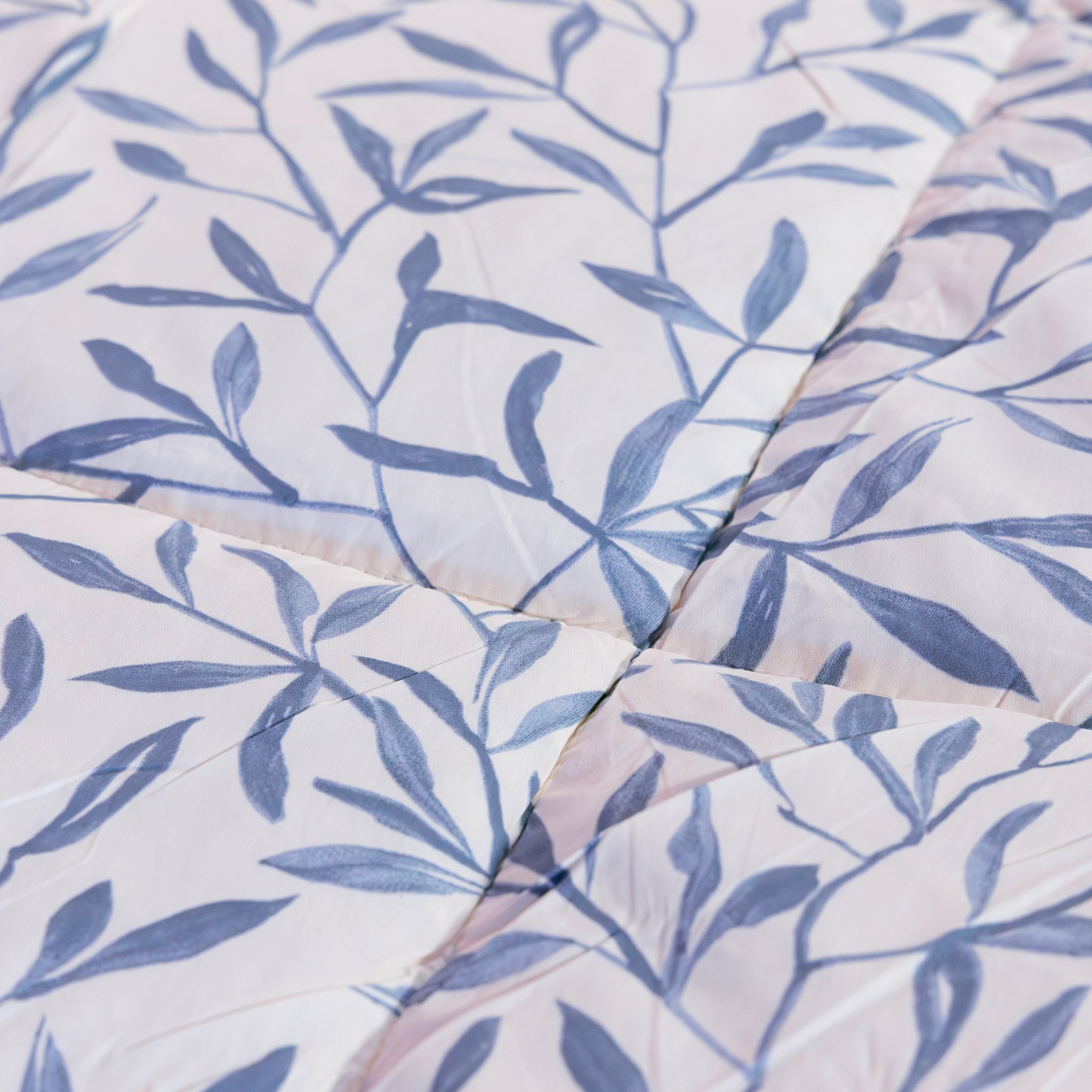 HappyBed Premium Duvet | Twilight Leaves | For all seasons | 100% Percale cotton