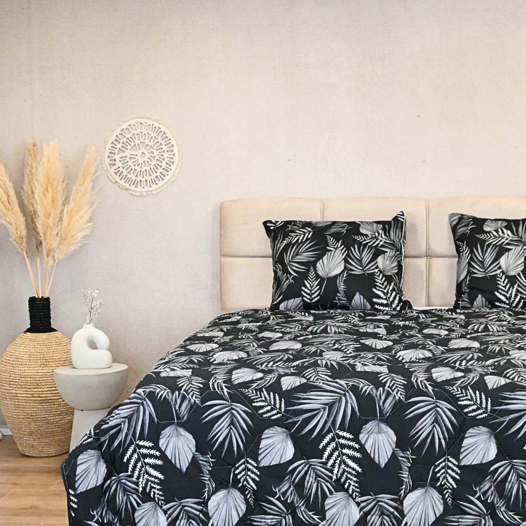 HappyBed Black Leaves - All season Coverless duvet - SKU: 8721001720972