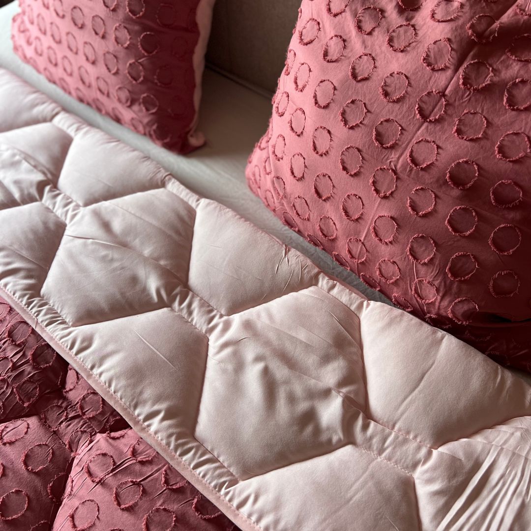 HappyBed gesteppte Bettdecke für das ganze Jahr - Blushed Pink