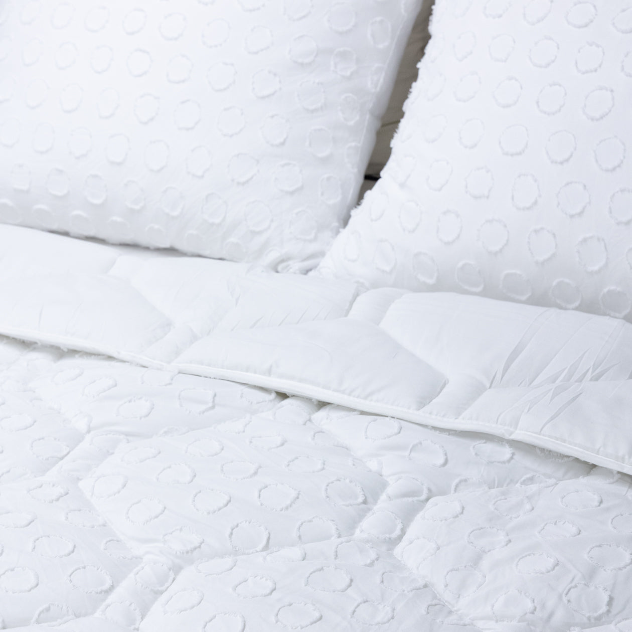 HappyBed Duvet | Tufted Frosty White | For the whole year