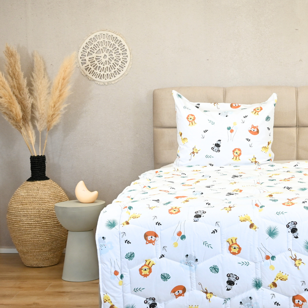 HappyBed Kids Jungle-themed cotton duvet, hypoallergenic, for all seasons.