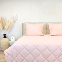 HappyBed Premium Vintage Pink duvet, percale cotton, all-season comfort, hypoallergenic.